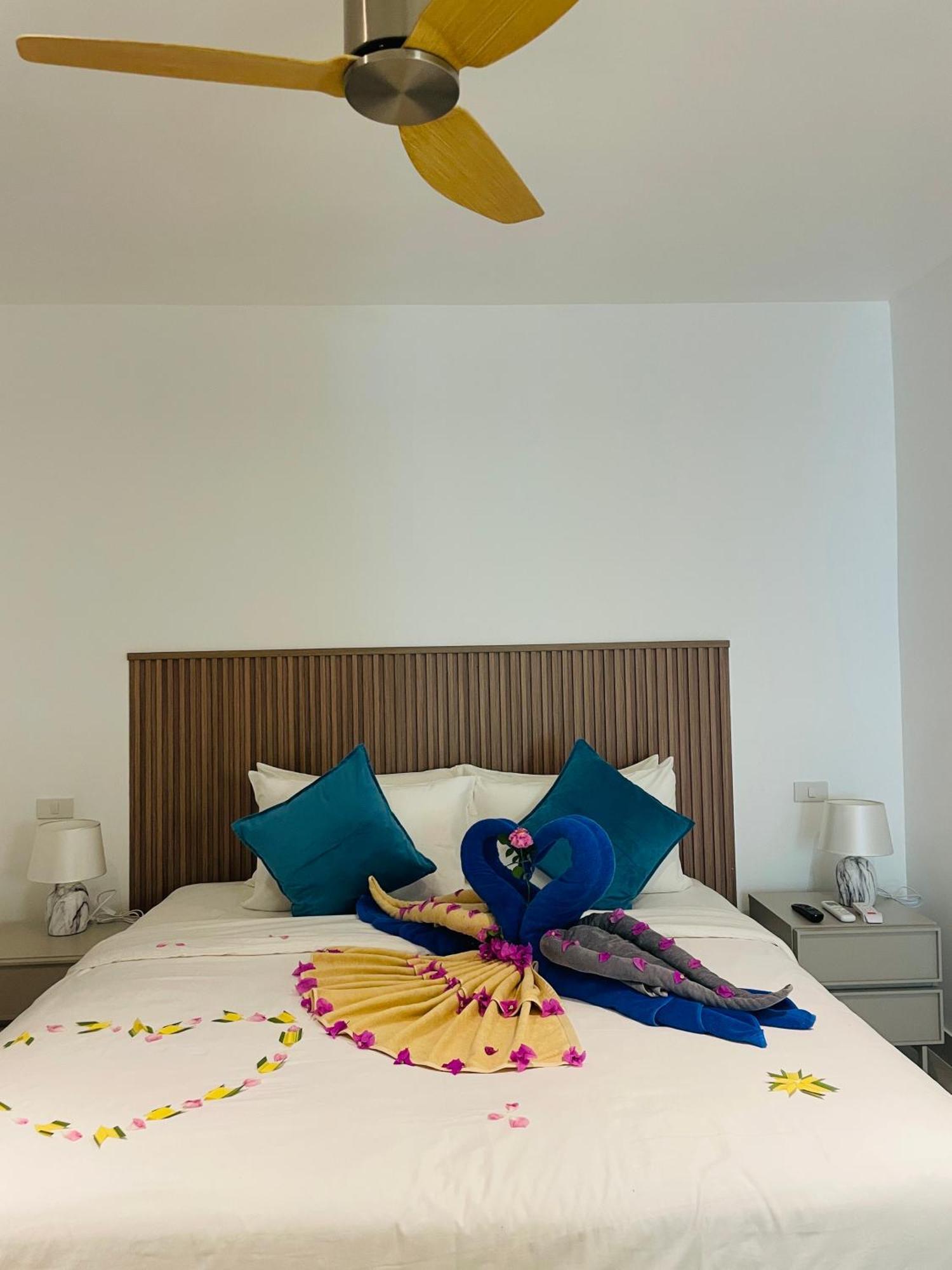 Baan Saint-Tropez Seaview Villas Kata Beach Extérieur photo