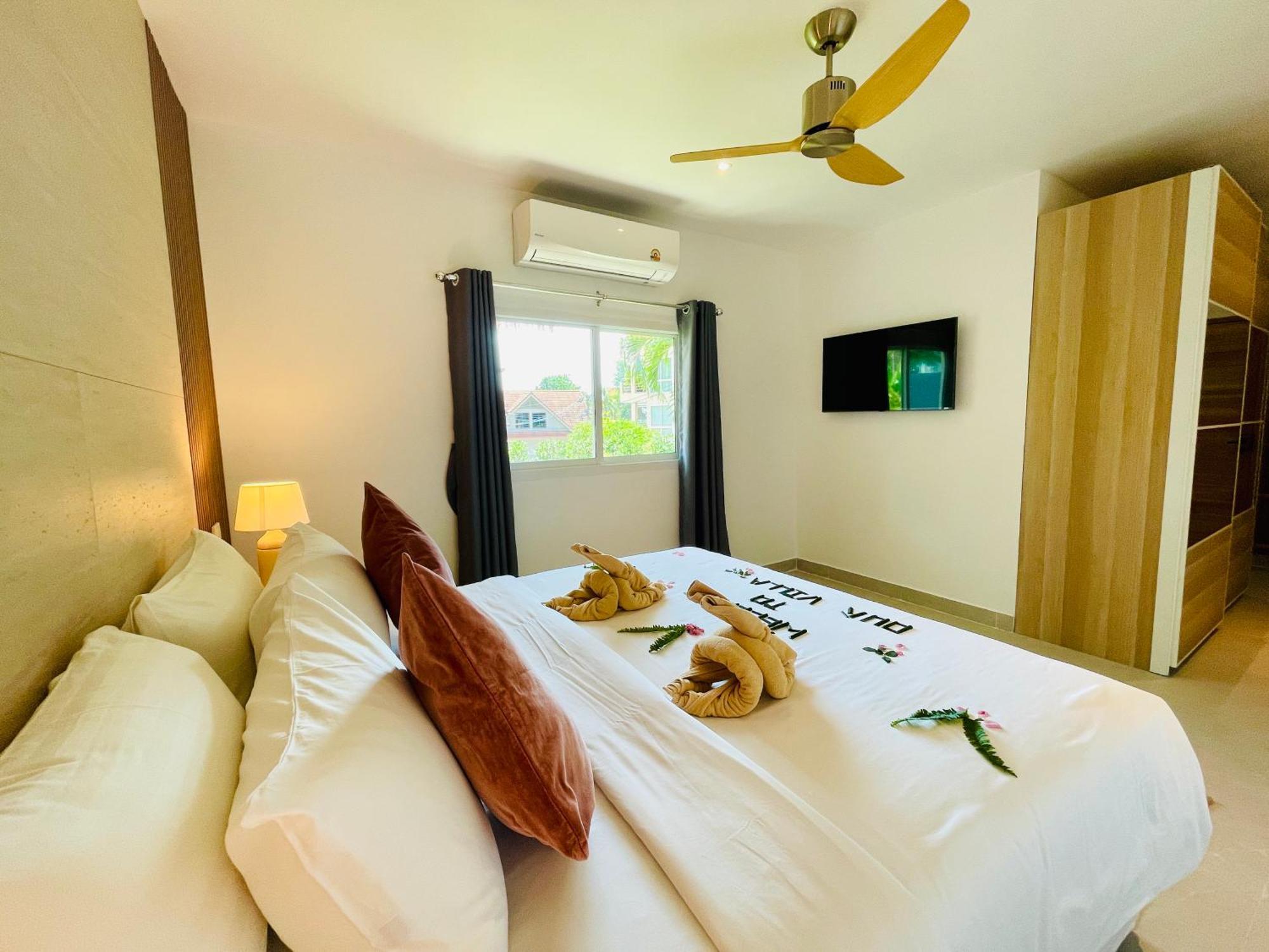 Baan Saint-Tropez Seaview Villas Kata Beach Extérieur photo